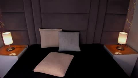 Ana  online show from February 2025 03:09:02 PM