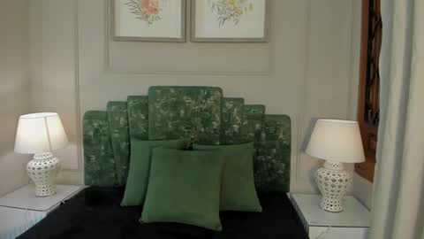 Ana  online show from March 2025 10:46:01 AM