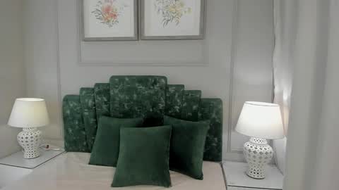 Ana  online show from September 2025 10:53:02 AM