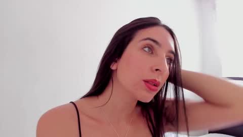 Snapshot of ana_castilo chatting on February 2025 12:39:02 PM Ana IG an castillo 1 online show from February 2025 12:39:02 PM