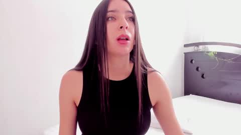 Snapshot of ana_castilo chatting on February 2025 02:04:02 PM Ana IG an castillo 1 online show from February 2025 02:04:02 PM