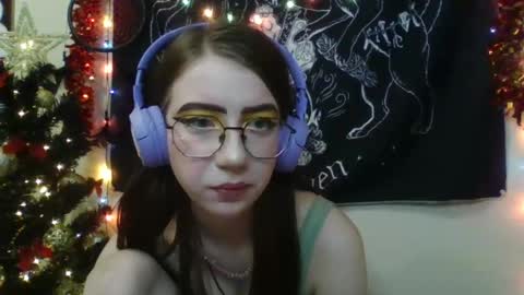 Snapshot of ana_dewitt chatting on December 2024 06:48:02 PM ana dewitt online show from December 2024 06:48:02 PM