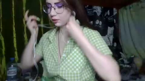 Snapshot of ana_dewitt chatting on December 2024 06:27:01 PM ana dewitt online show from December 2024 06:27:01 PM