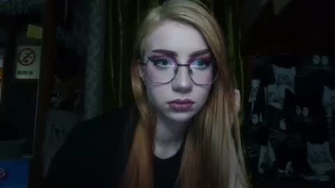 Snapshot of ana_dewitt chatting on January 2025 06:19:02 PM ana dewitt online show from January 2025 06:19:02 PM