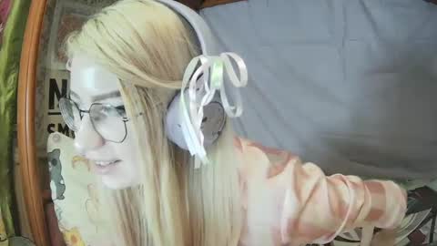 Snapshot of ana_dewitt chatting on March 2025 09:17:01 PM ana dewitt online show from March 2025 09:17:01 PM