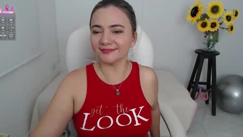 Snapshot of ana_hotmilfx chatting on September 2025 12:11:01 AM ANA online show from September 2025 12:11:01 AM