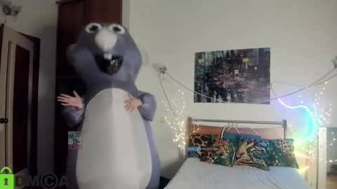 Snapshot of ana_jil chatting on May 2026 07:33:01 PM Hi Im Ana online show from May 2026 07:33:01 PM