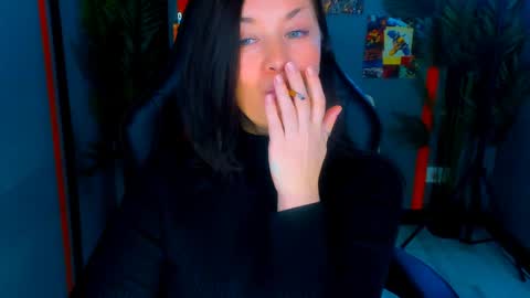 Snapshot of ana_mills chatting on April 2026 12:29:02 PM Ana online show from April 2026 12:29:02 PM