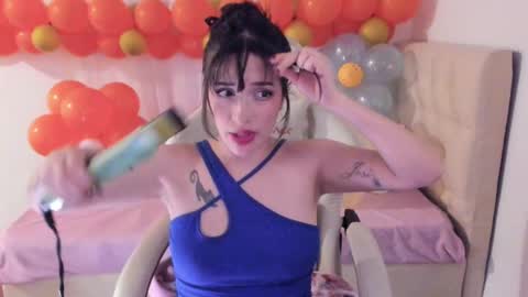 Im anna but you can call me as you want online show from February 2025 11:33:02 PM