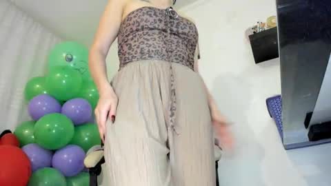 Im anna but you can call me as you want online show from October 2025 10:47:02 PM