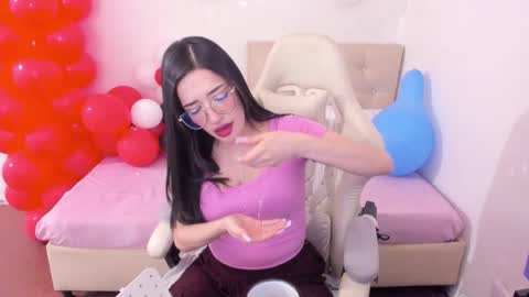 Im anna but you can call me as you want online show from February 2026 07:48:01 PM