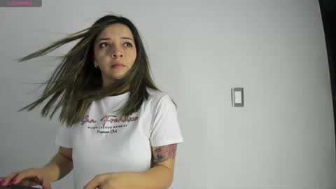 Snapshot of ana_spencerr chatting on February 2026 11:06:02 AM Ana online show from February 2026 11:06:02 AM