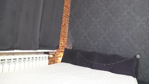 Anna online show from November 2025 12:44:02 PM