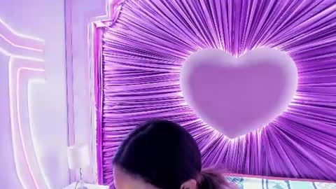Snapshot of anaelle_bardin chatting on June 2026 12:02:01 PM Anna online show from June 2026 12:02:01 PM