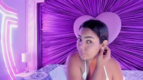 Snapshot of anaelle_bardin chatting on July 2026 03:47:01 PM Anna online show from July 2026 03:47:01 PM
