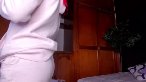Snapshot of anahi__18 chatting on April 2026 03:02:01 AM Anahi online show from April 2026 03:02:01 AM