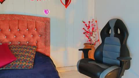 Snapshot of anahiblue04 chatting on February 2025 12:28:01 PM Anahi online show from February 2025 12:28:01 PM