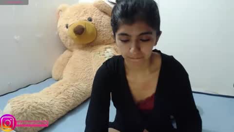 Snapshot of anahibrowns95 chatting on February 2025 03:29:01 AM Anahi Browns online show from February 2025 03:29:01 AM