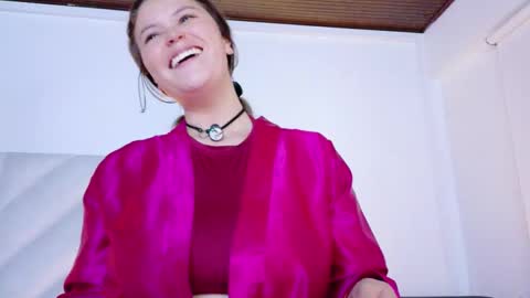 Anaise  online show from December 2025 11:38:02 AM