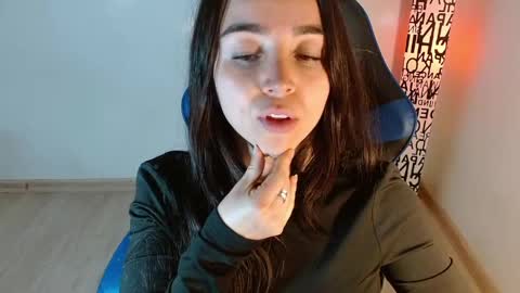 Snapshot of anarosse__ chatting on May 2026 01:00:01 AM ana 3 online show from May 2026 01:00:01 AM