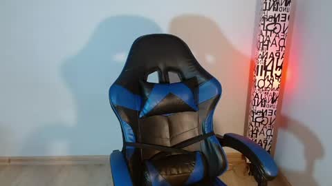 Snapshot of anarosse__ chatting on May 2026 11:45:02 PM ana 3 online show from May 2026 11:45:02 PM