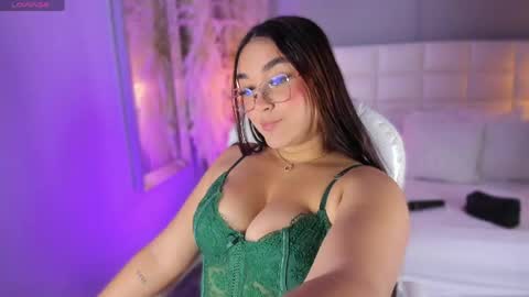 Snapshot of anasha21 chatting on May 2026 04:43:02 AM Anasha online show from May 2026 04:43:02 AM