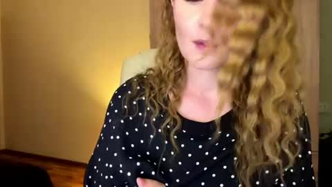 Snapshot of anavelle chatting on June 2026 10:08:01 PM Ana online show from June 2026 10:08:01 PM
