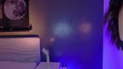 Kendra  online show from November 2025 10:37:02 AM