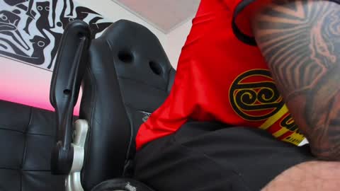 Andrs   -                   online show from February 2025 04:03:01 AM