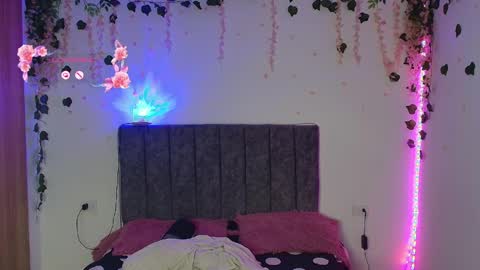 Snapshot of andra_rosse chatting on May 2026 04:32:01 AM Andra de la Rosse online show from May 2026 04:32:01 AM