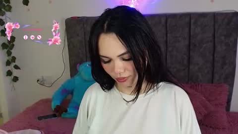 Andra de la Rosse online show from June 2026 06:33:01 AM
