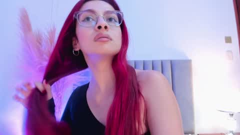 Andra Cyrus online show from February 2025 11:42:01 AM