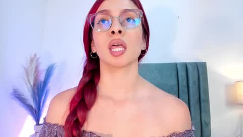 Andra Cyrus online show from February 2025 05:40:02 PM