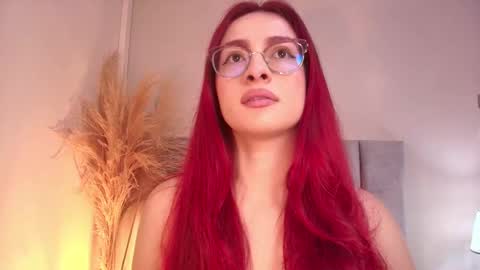 Andra Cyrus online show from September 2025 11:34:02 AM