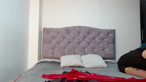 Andras online show from September 2025 08:08:01 PM