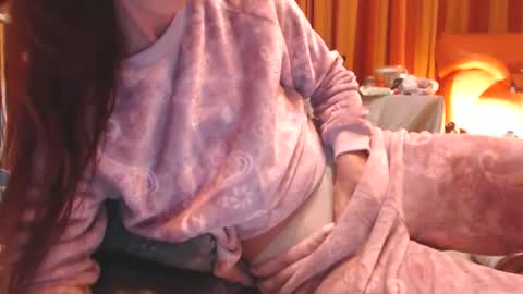 Andra online show from October 2025 05:54:02 PM