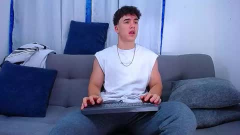 Snapshot of andre_parker chatting on February 2026 11:42:02 PM Andre Parker online show from February 2026 11:42:02 PM