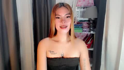 andrea06121998 online show from February 2026 01:00:02 PM