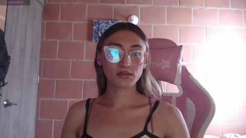 Snapshot of andrea_camila chatting on February 2026 05:39:02 PM Andrea online show from February 2026 05:39:02 PM