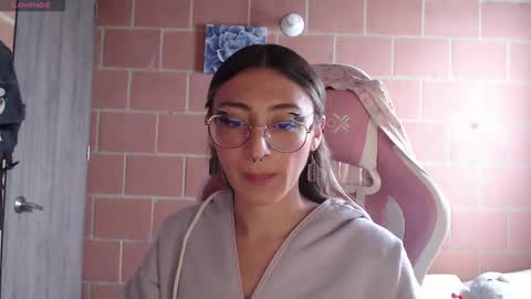 Snapshot of andrea_camila chatting on February 2026 01:40:02 PM Andrea online show from February 2026 01:40:02 PM