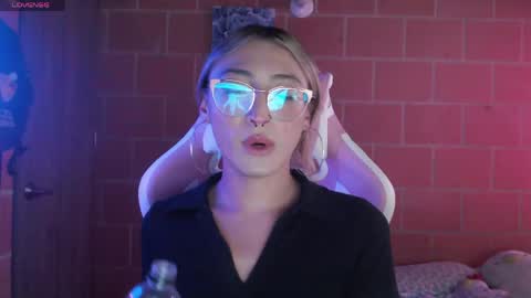 Snapshot of andrea_camila chatting on April 2026 08:03:01 PM Andrea online show from April 2026 08:03:01 PM