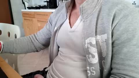 Snapshot of andrea_feetlover chatting on November 2025 06:47:02 AM andrea_feetlover online show from November 2025 06:47:02 AM