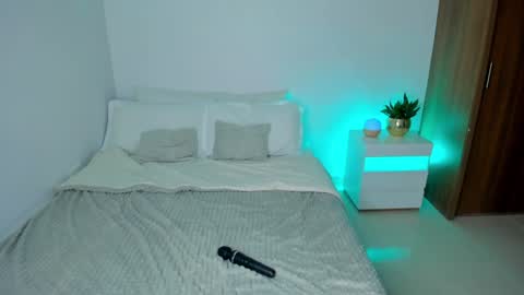 andrea online show from February 2025 04:26:02 AM