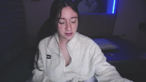 Snapshot of andrea_ramoss_ chatting on March 2025 08:19:02 AM Andrea Ramos online show from March 2025 08:19:02 AM