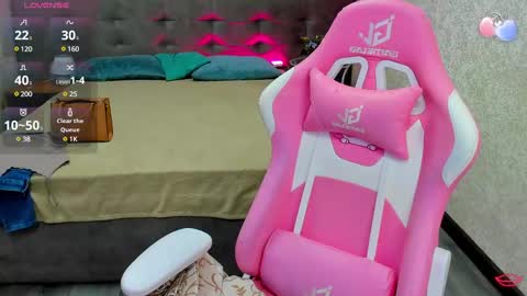 Andrea hereGMT7Mon Tue Wen ThFri Sat Su 0300am-0900am. online show from February 2025 01:02:01 AM