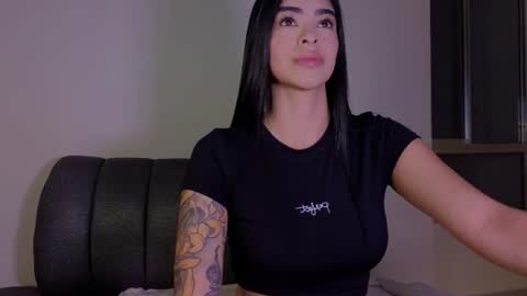 Snapshot of andrea_torres_ chatting on June 2026 04:09:01 AM online show from June 2026 04:09:01 AM