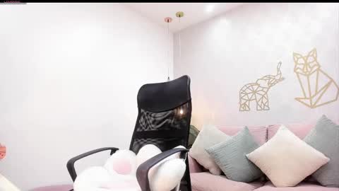 Snapshot of andrecastaneda chatting on February 2025 05:09:01 AM Andre Castaneda online show from February 2025 05:09:01 AM