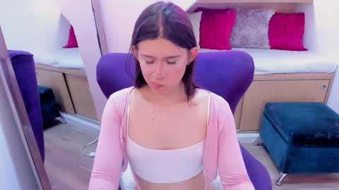 Snapshot of andrecastaneda chatting on November 2025 07:46:02 PM Andre Castaneda online show from November 2025 07:46:02 PM