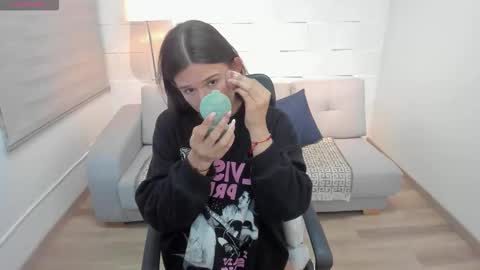 Snapshot of andrecastaneda chatting on February 2026 07:30:02 PM Andre Castaneda online show from February 2026 07:30:02 PM