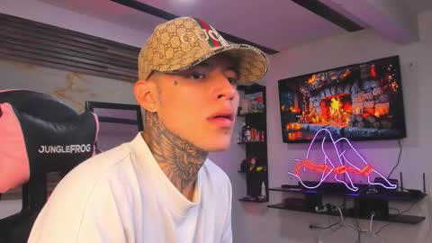 andrees_s online show from November 2025 07:46:02 PM